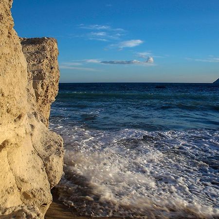 La Palmera. El Amanecer En El Parque Natural Agua Amarga  Exteriér fotografie