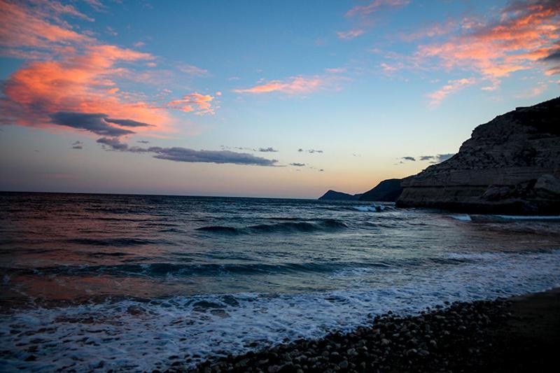 La Palmera. El Amanecer En El Parque Natural Agua Amarga  Exteriér fotografie